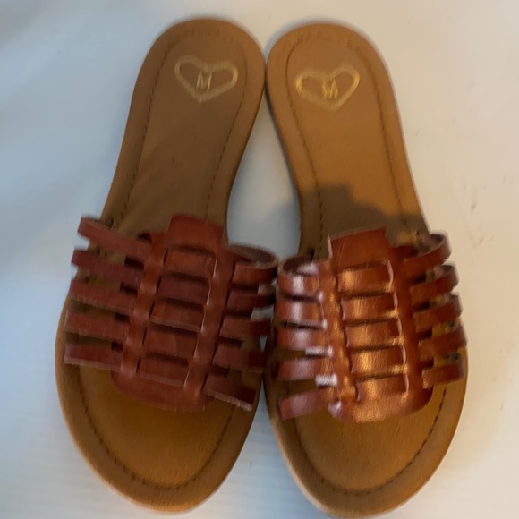 Madeline Shoes - NWOT MADELINE size 8 brown leather sandals.
